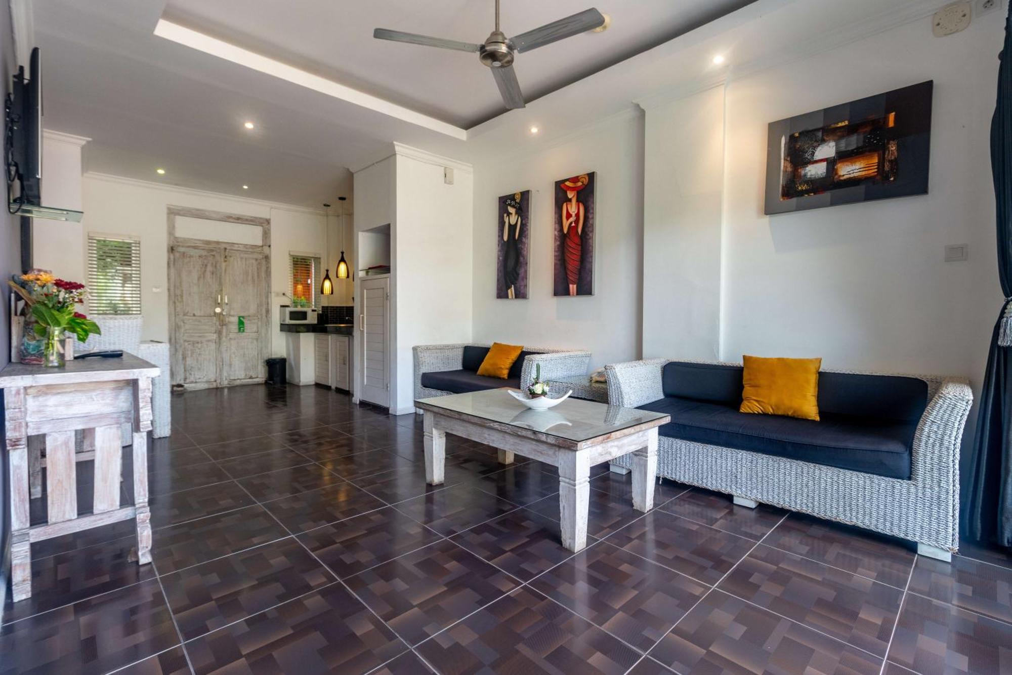 Aleesha Villas And Suites Sanur  Exterior photo