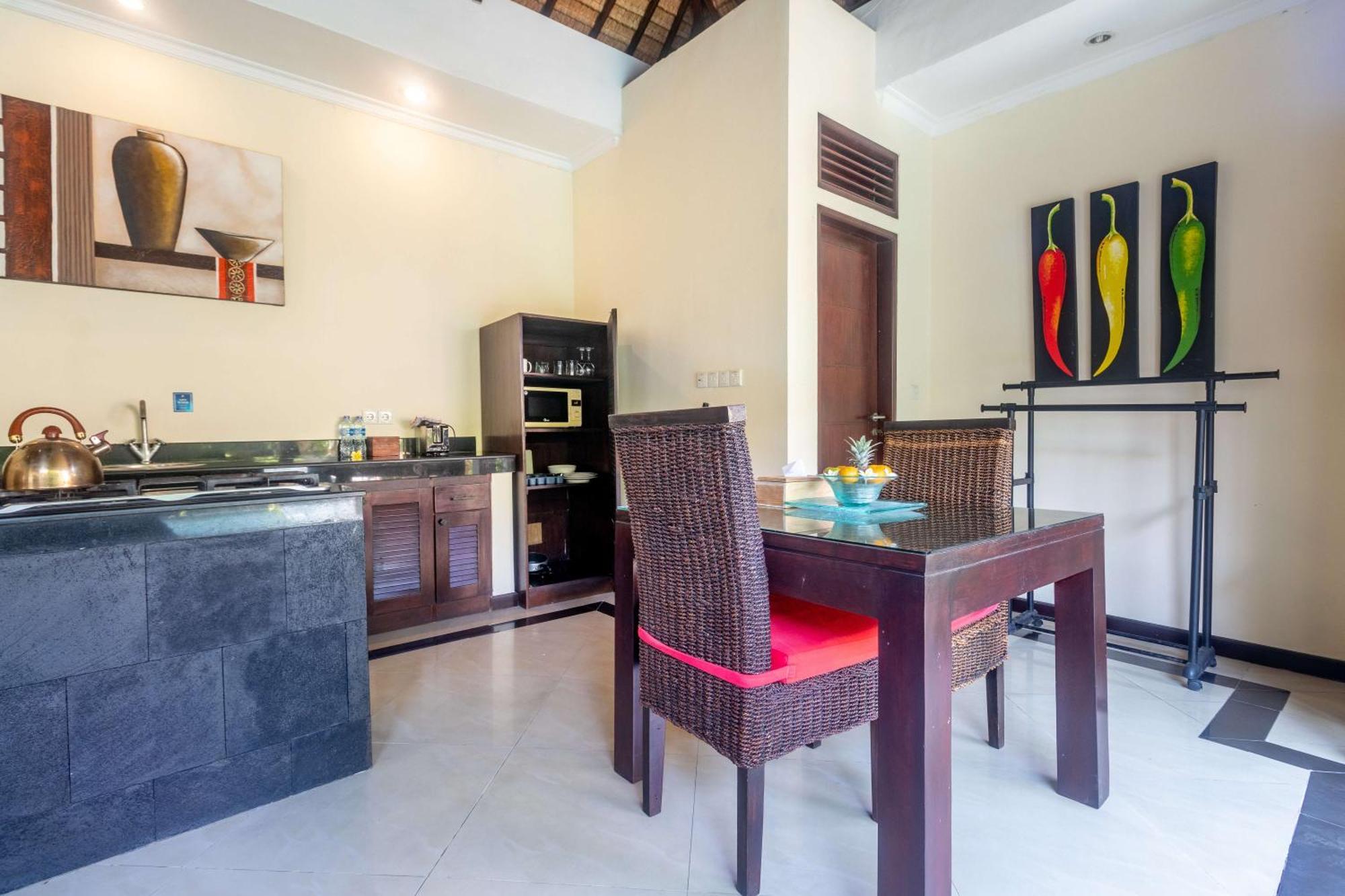 Aleesha Villas And Suites Sanur  Exterior photo