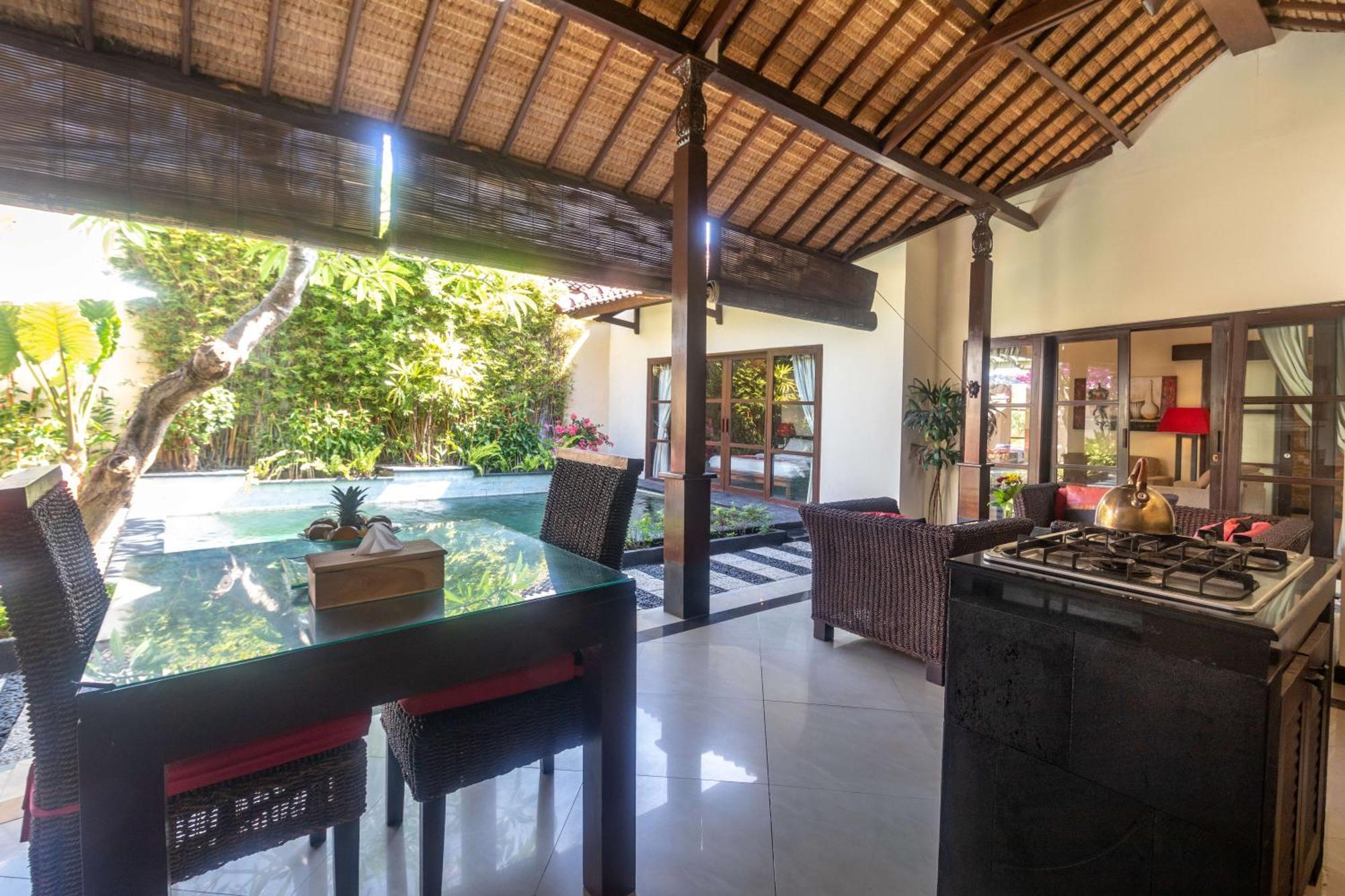 Aleesha Villas And Suites Sanur  Exterior photo