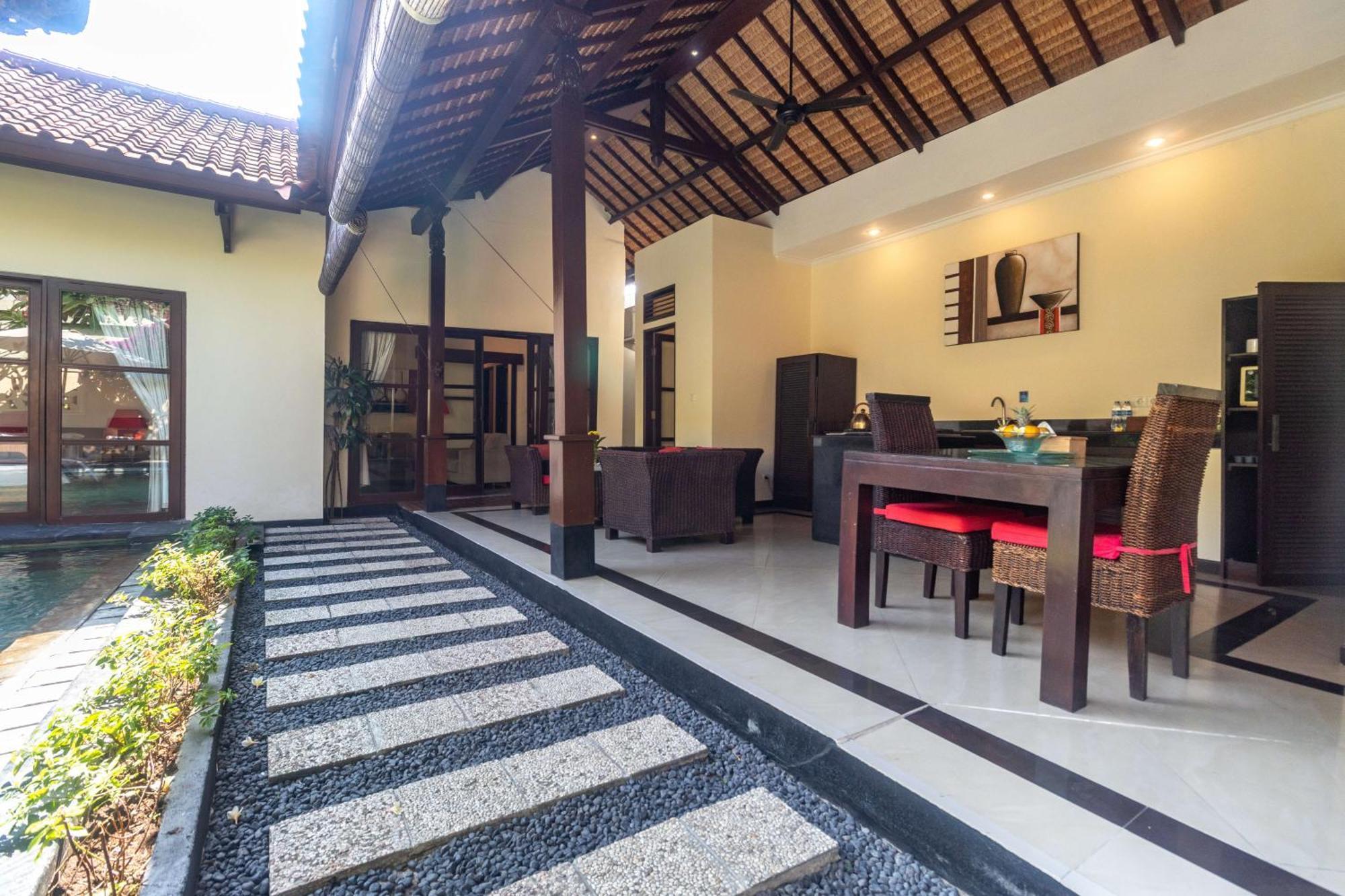 Aleesha Villas And Suites Sanur  Exterior photo